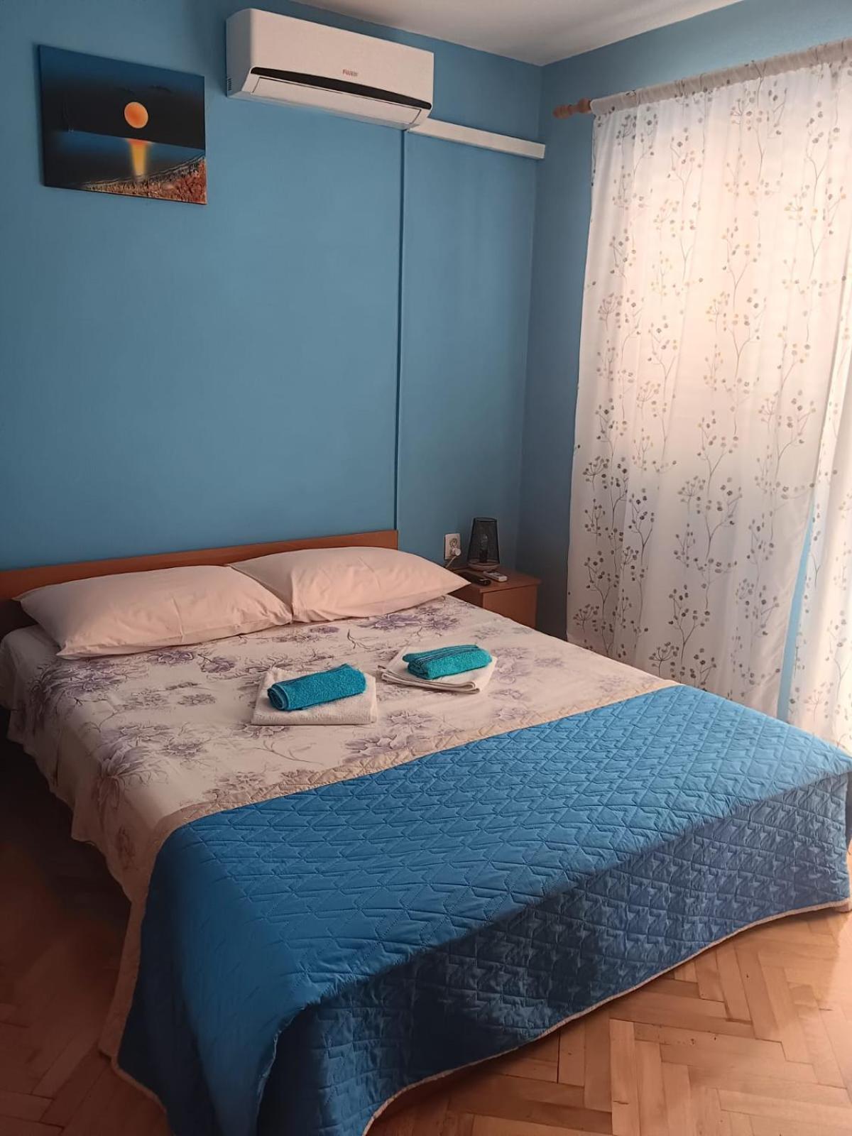 Apartman Тисно Екстериор снимка
