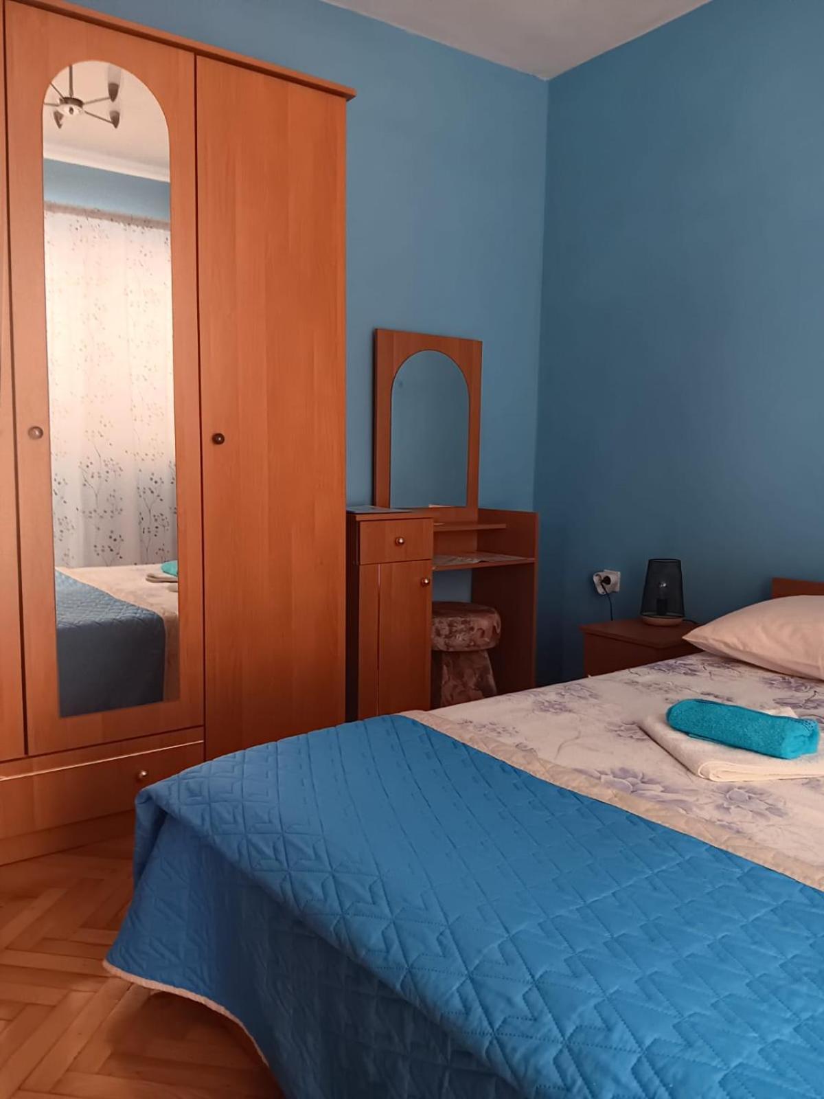Apartman Тисно Екстериор снимка