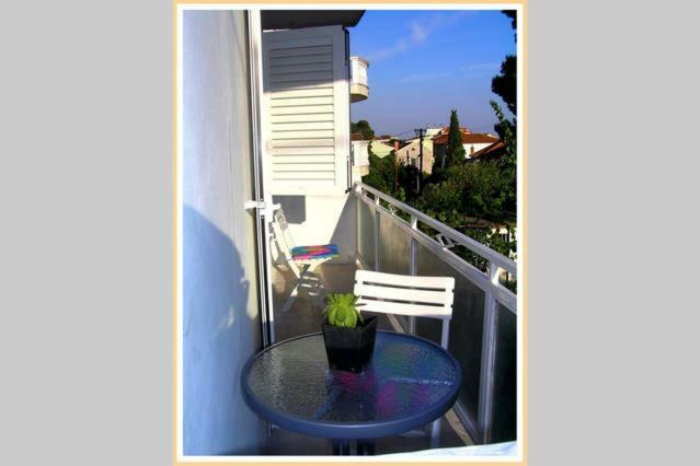 Apartman Тисно Екстериор снимка