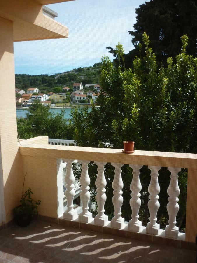 Apartman Тисно Екстериор снимка