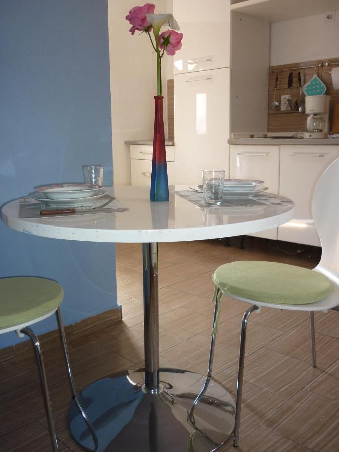 Apartman Тисно Екстериор снимка